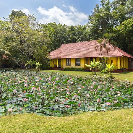 Taj Kumarakom Resort And Spa Kerala Екстериор снимка
