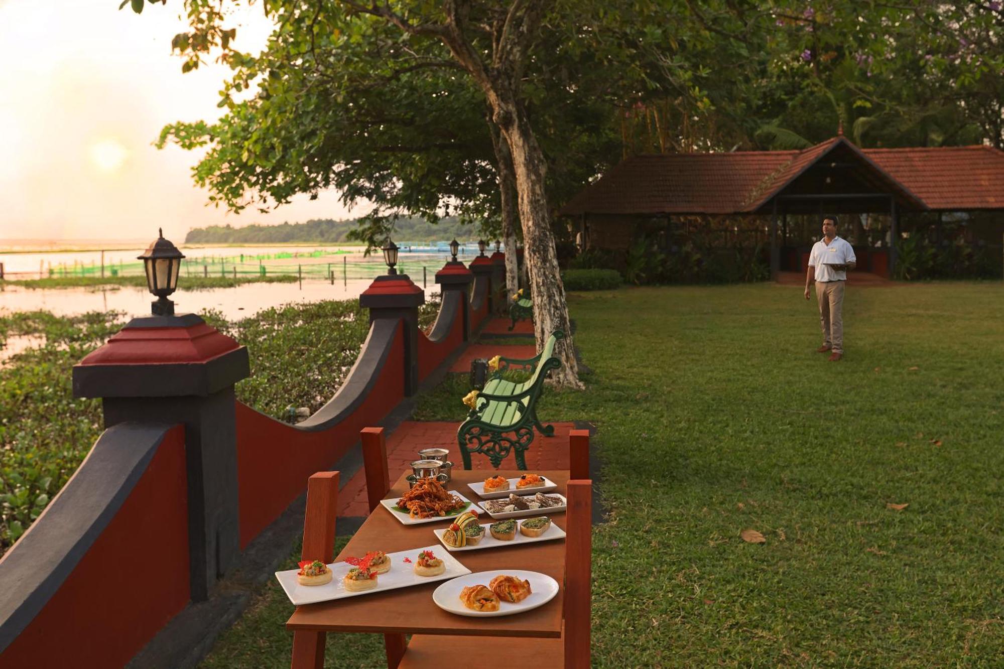 Taj Kumarakom Resort And Spa Kerala Екстериор снимка